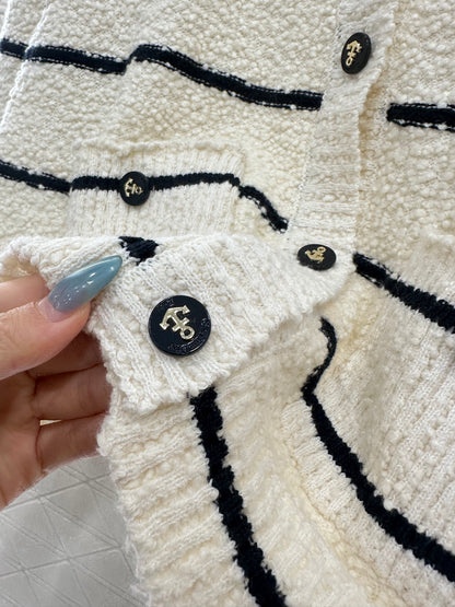 Round neck knitted striped cardigan