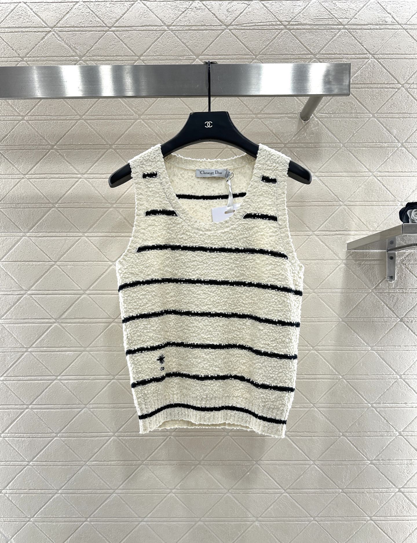 Round neck knitted striped vest