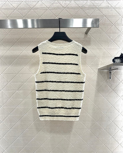 Round neck knitted striped vest