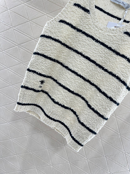 Round neck knitted striped vest