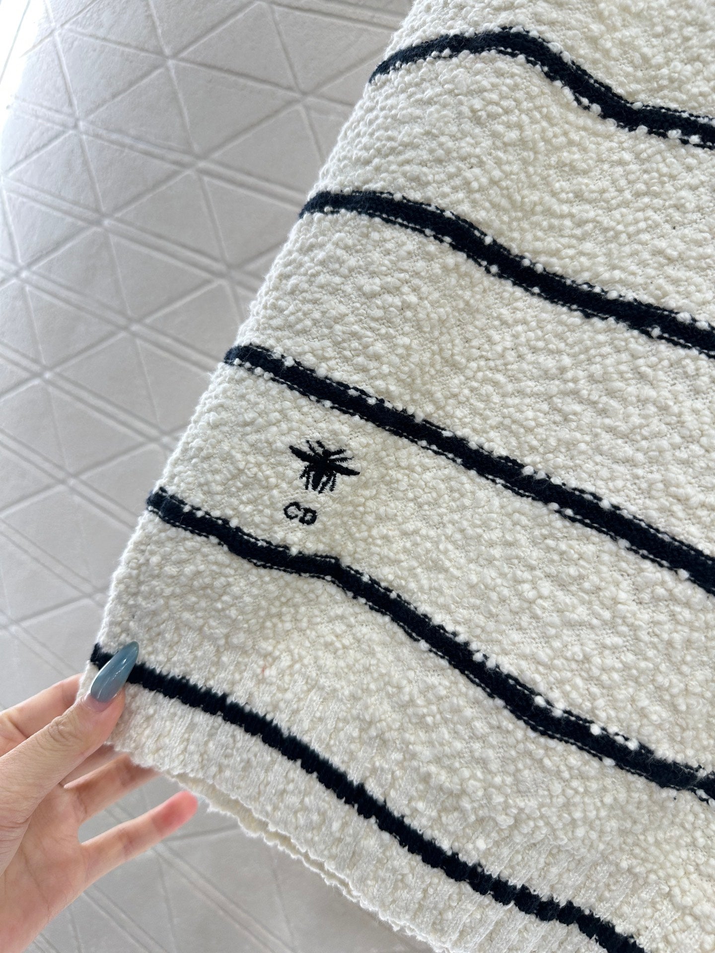 Round neck knitted striped vest