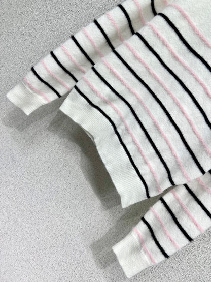 Striped knitted wool