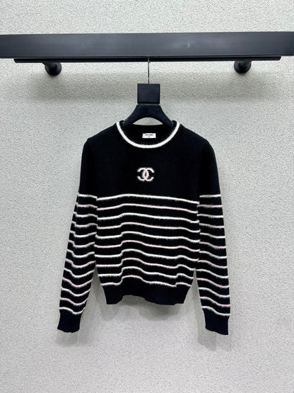 Striped knitted wool