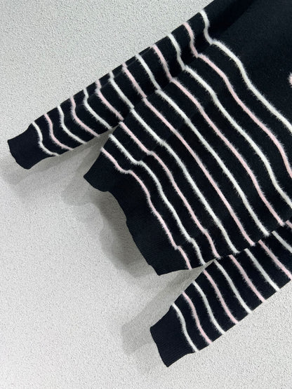 Striped knitted wool