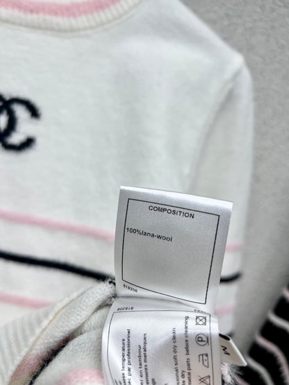 Striped knitted wool