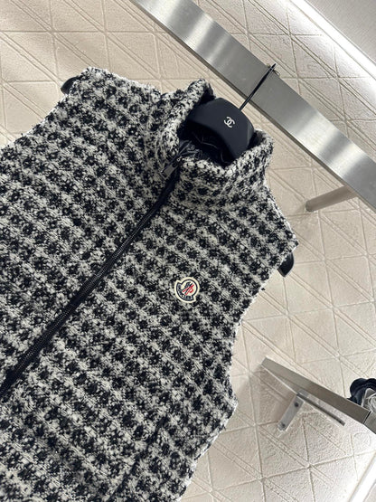 Standing collar woolen down vest