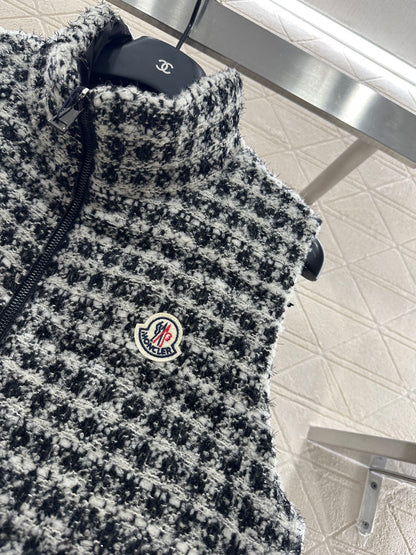 Standing collar woolen down vest