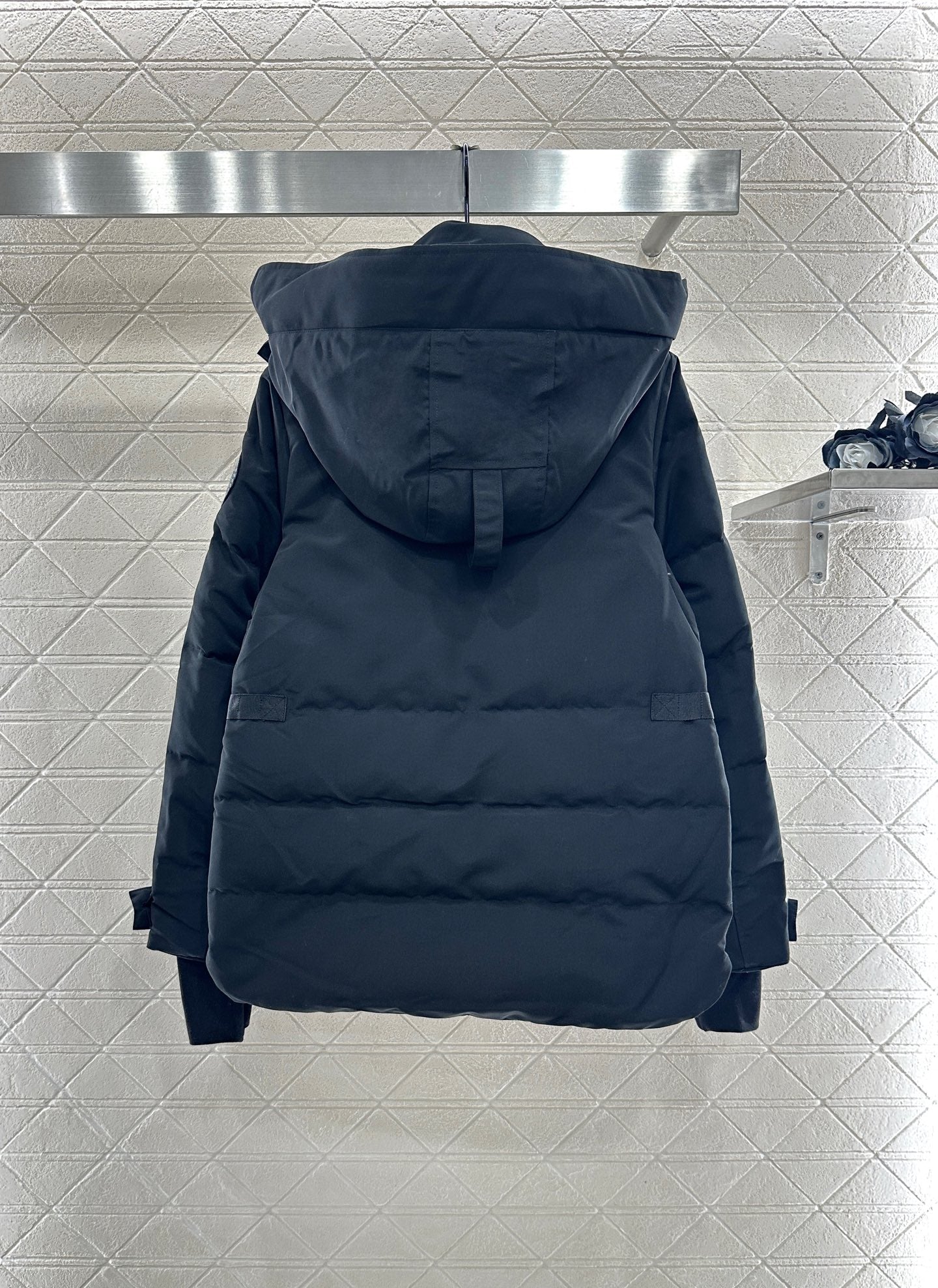 Detachable hooded waist down jacket
