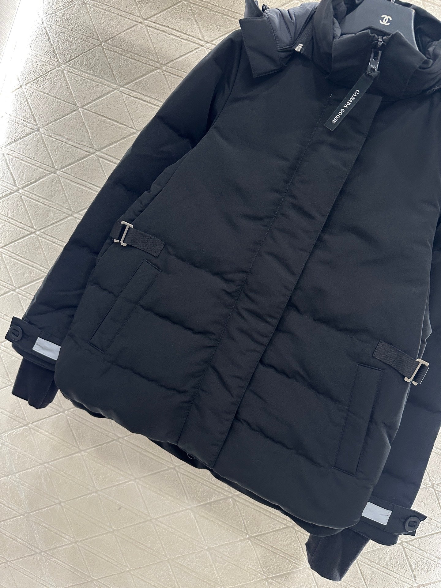 Detachable hooded waist down jacket
