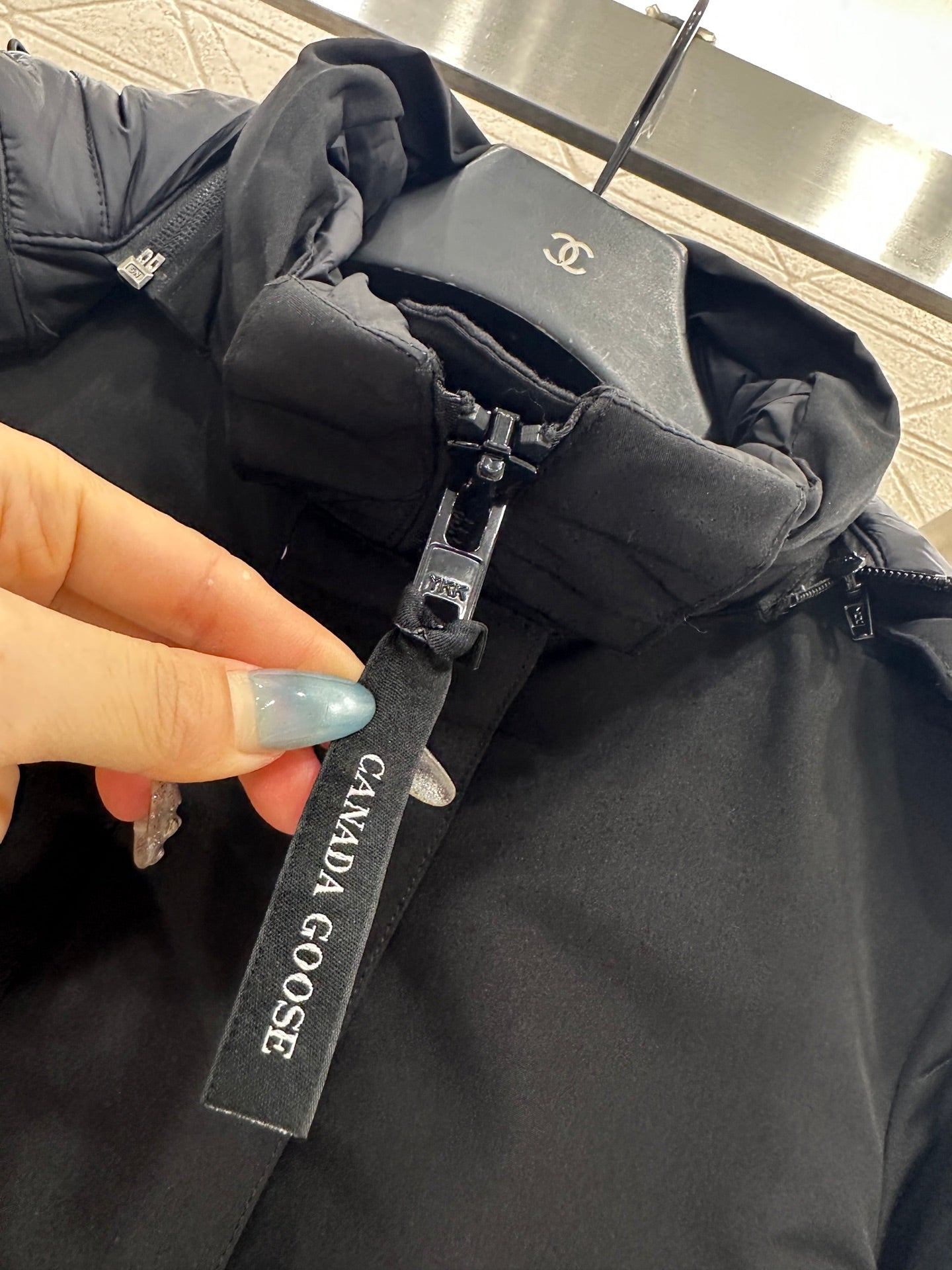 Detachable hooded waist down jacket