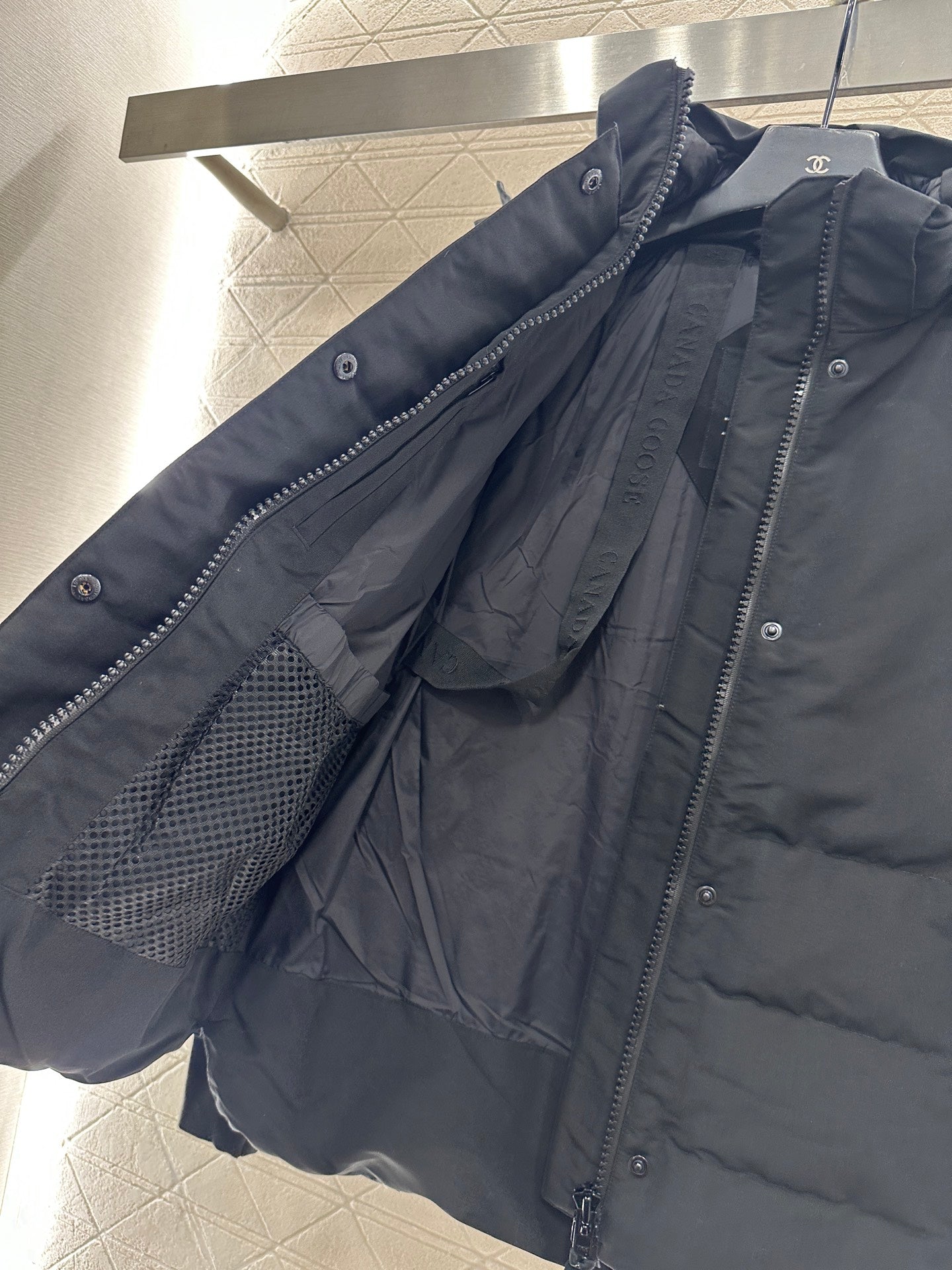 Detachable hooded waist down jacket