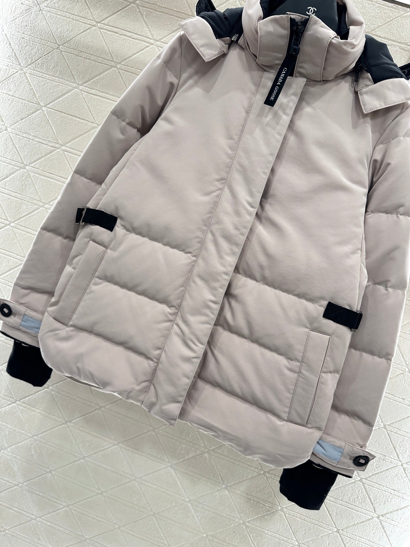 Detachable hooded waist down jacket