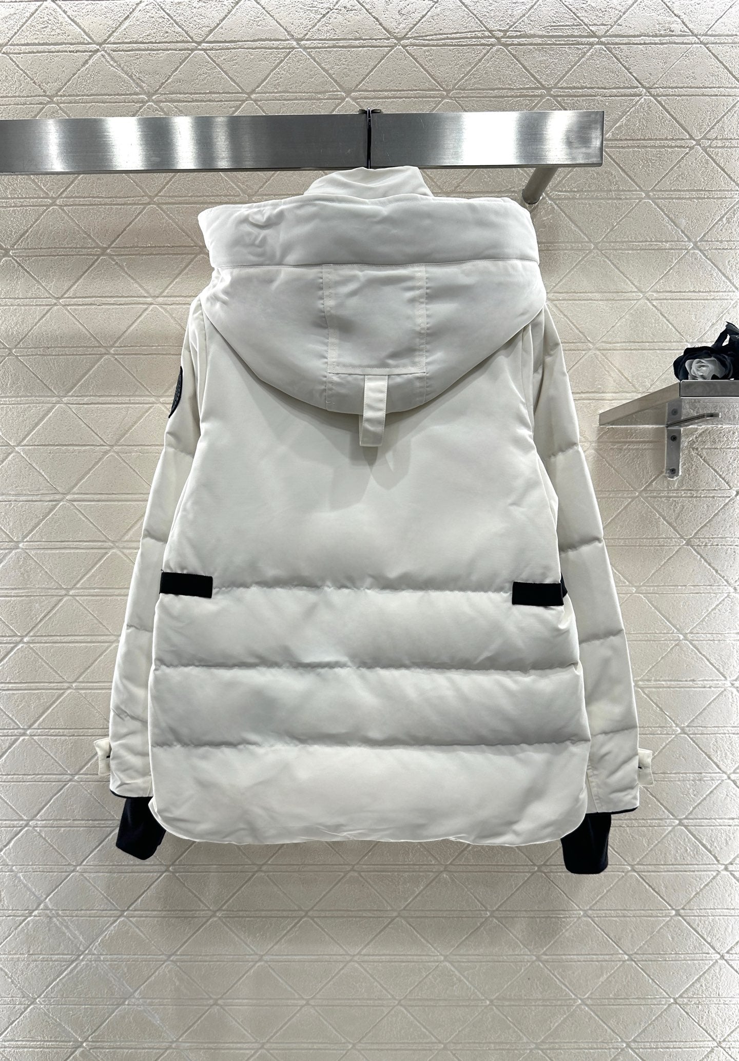 Detachable hooded waist down jacket