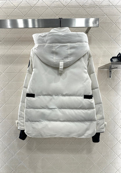 Detachable hooded waist down jacket