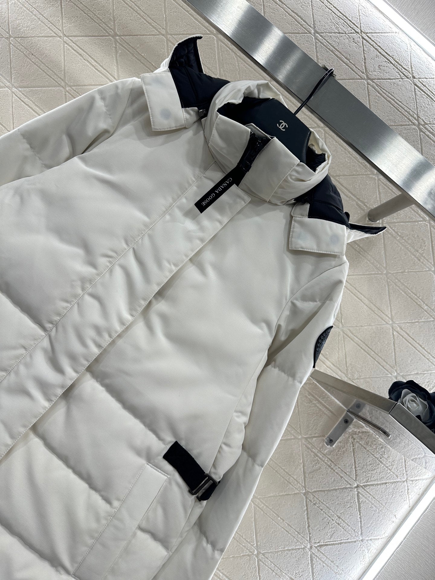 Detachable hooded waist down jacket