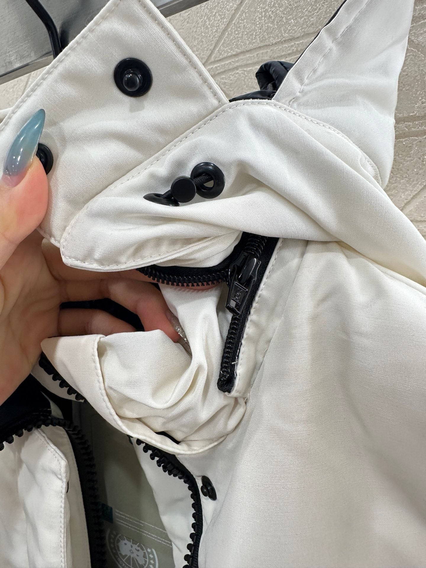 Detachable hooded waist down jacket