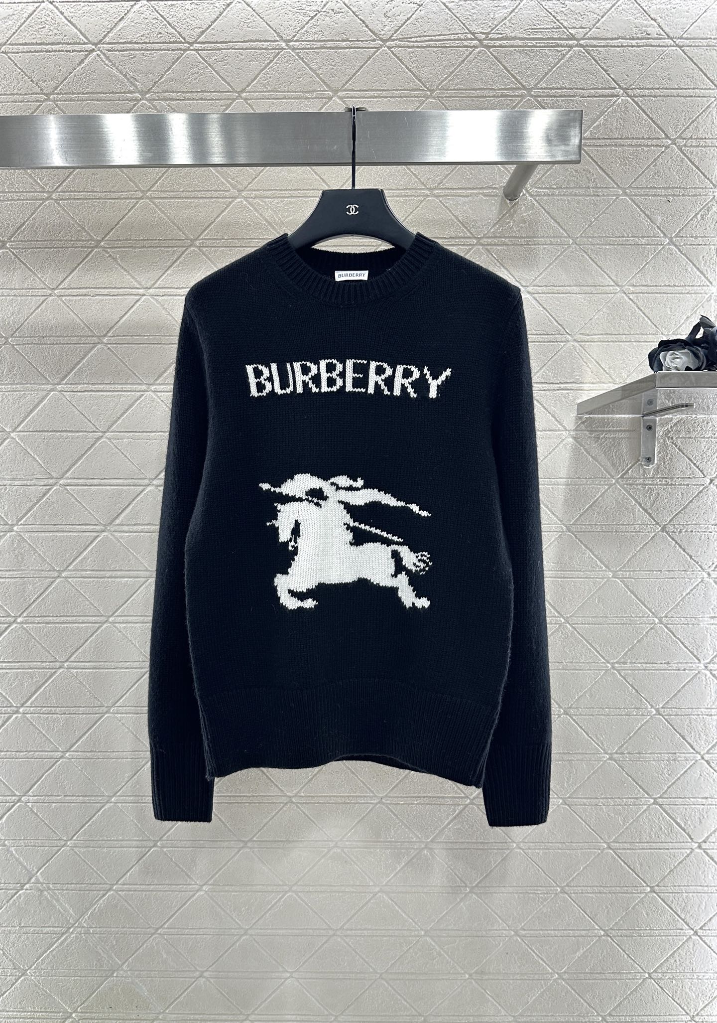 Logo loose pullover sweater