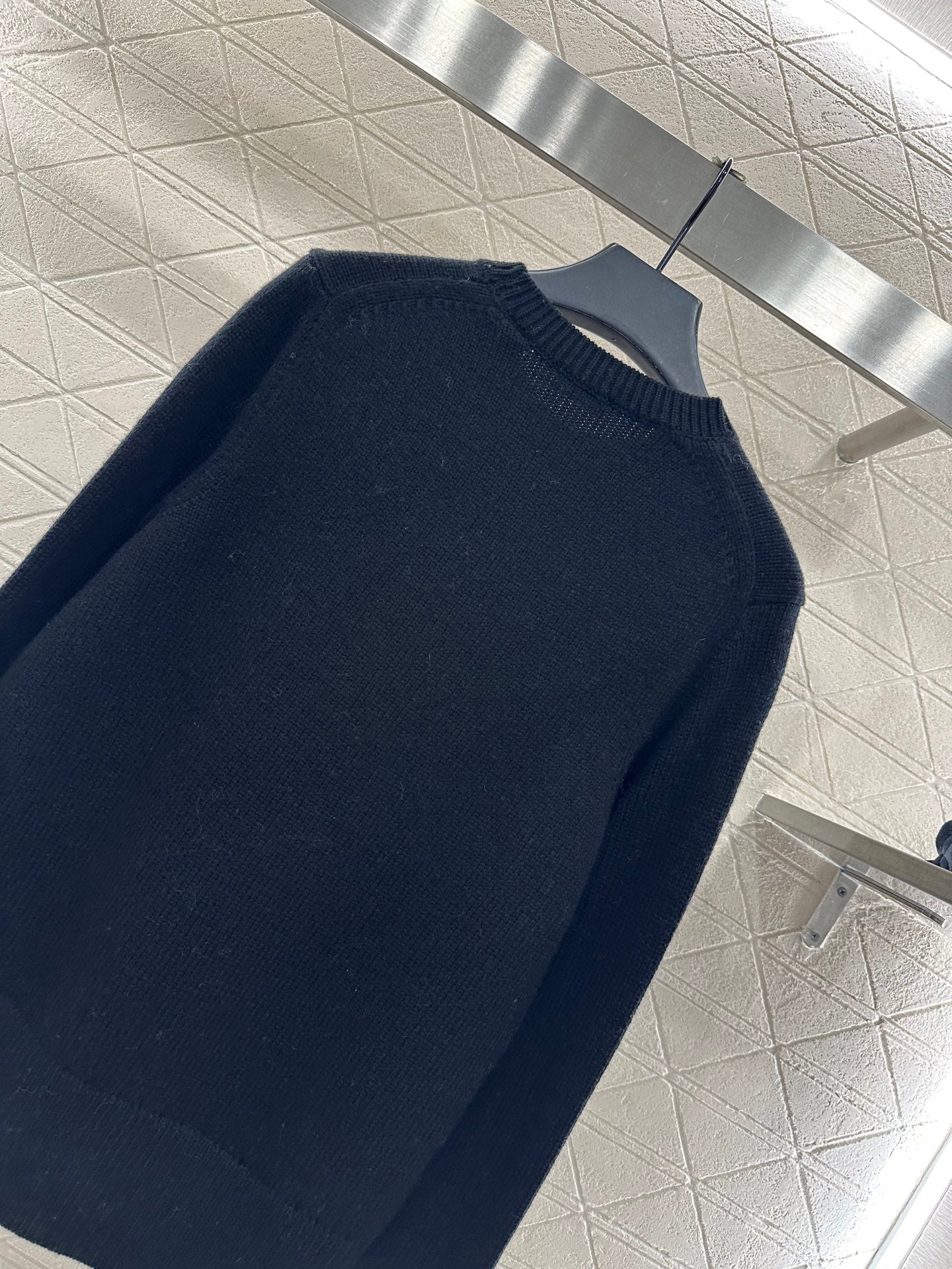 Logo loose pullover sweater