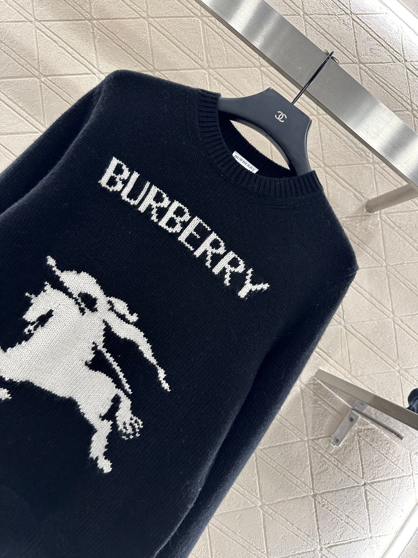 Logo loose pullover sweater