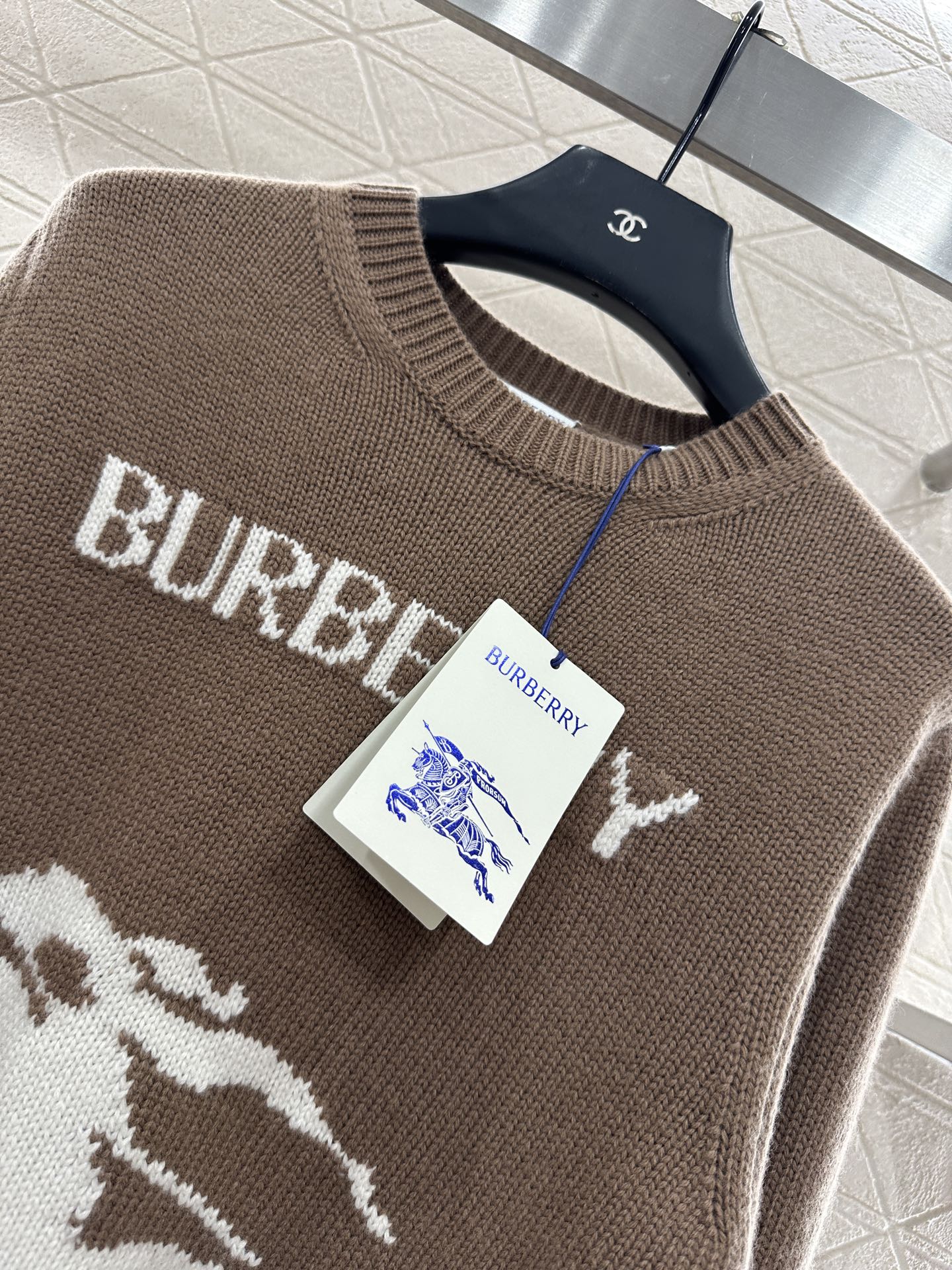 Logo loose pullover sweater