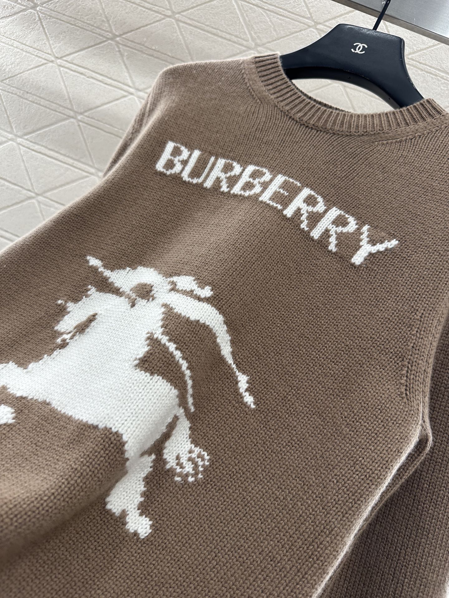 Logo loose pullover sweater