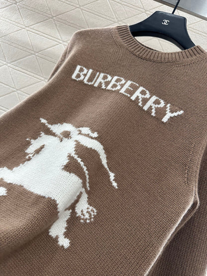 Logo loose pullover sweater