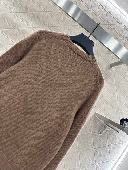 Logo loose pullover sweater