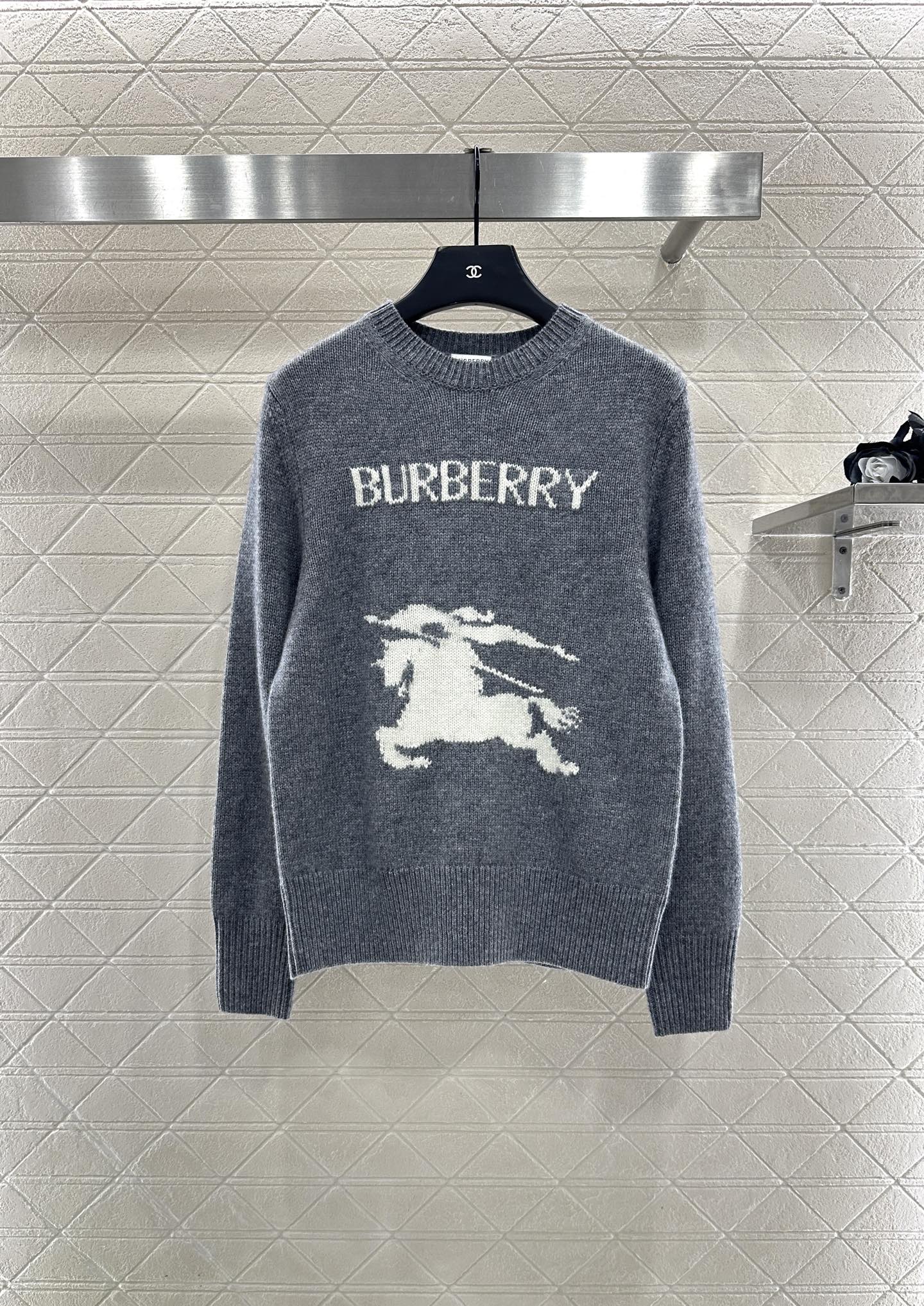 Logo loose pullover sweater