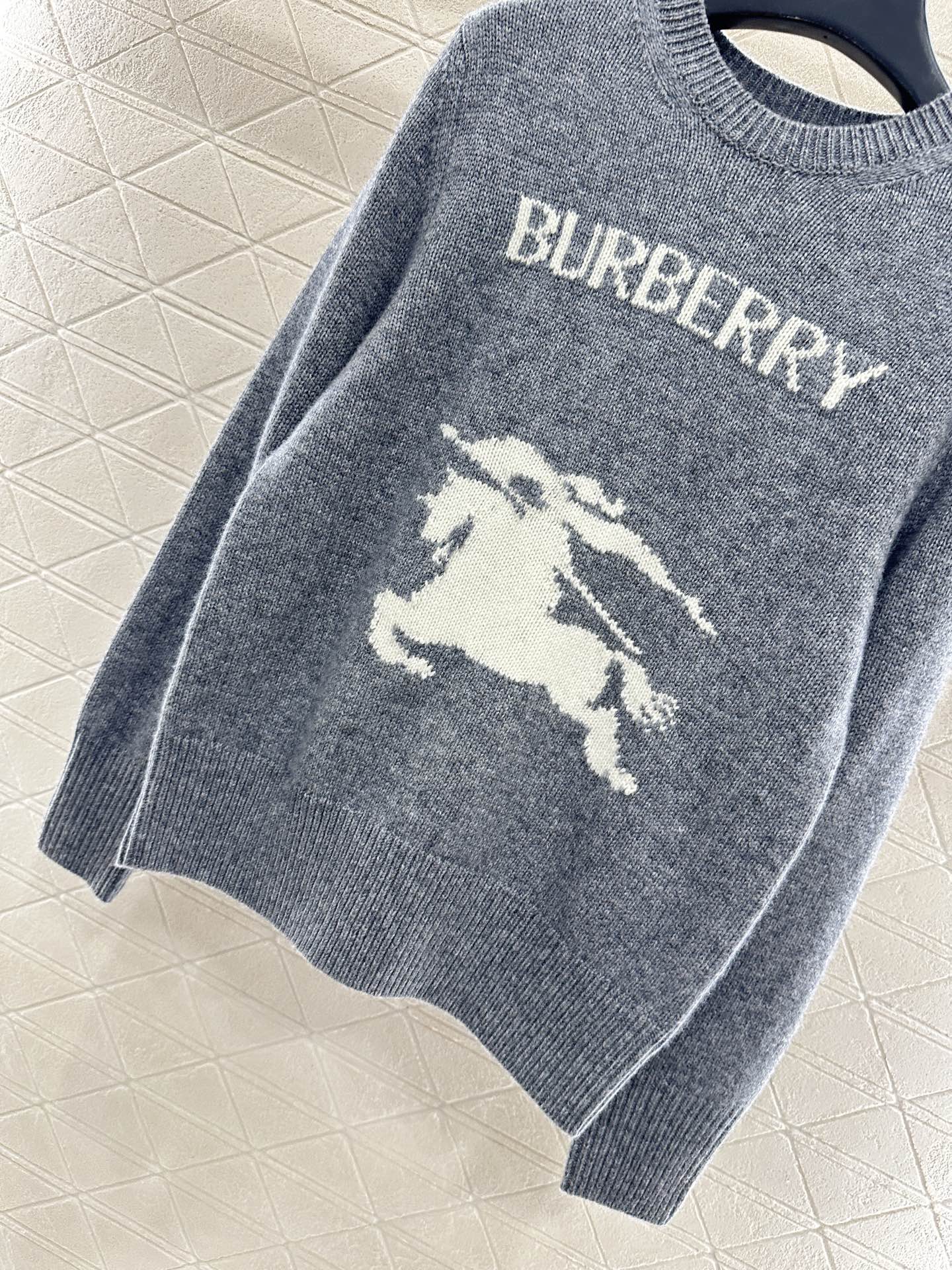 Logo loose pullover sweater