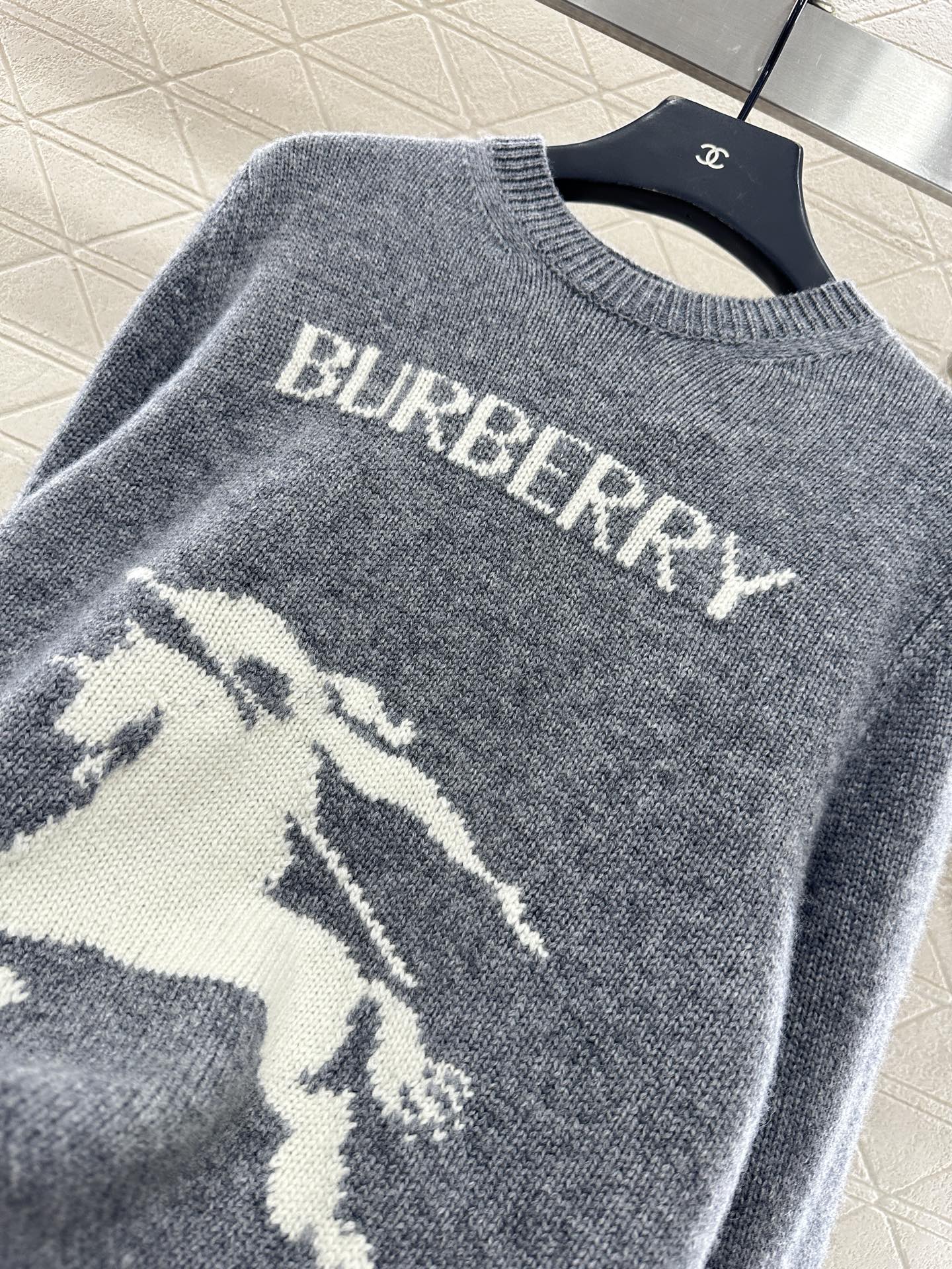 Logo loose pullover sweater