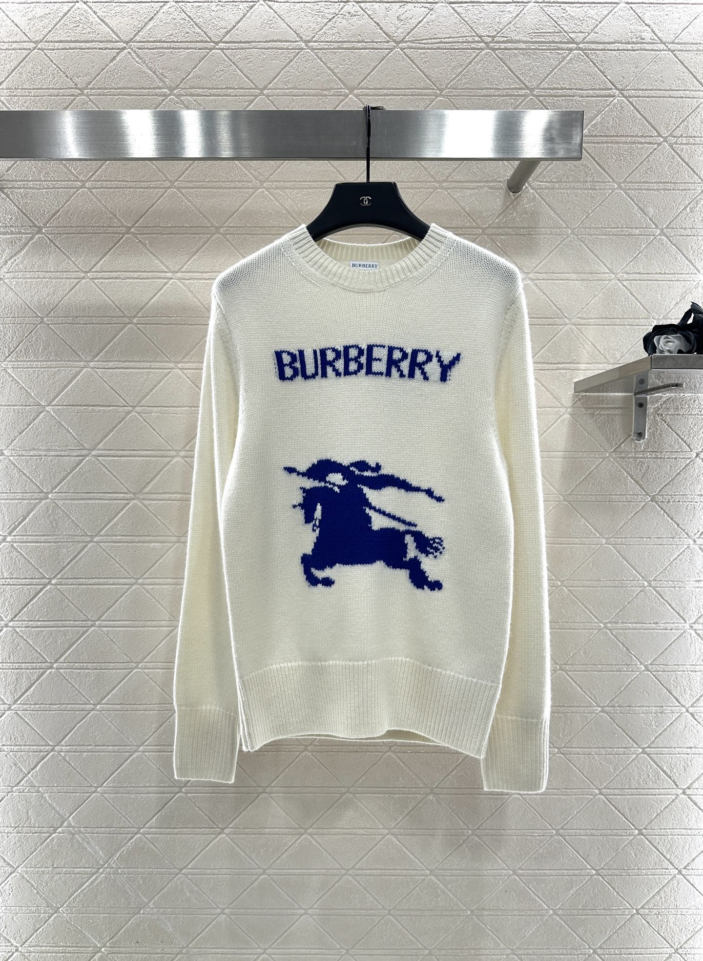 Logo loose pullover sweater