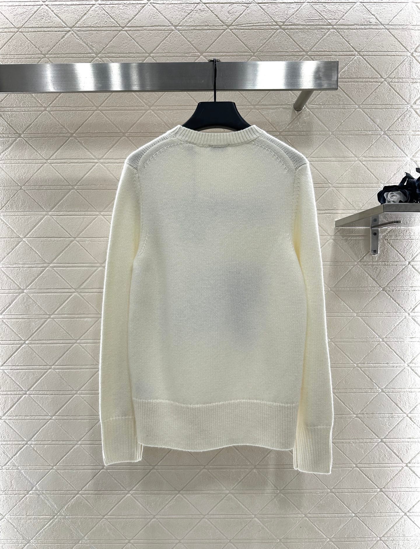 Logo loose pullover sweater