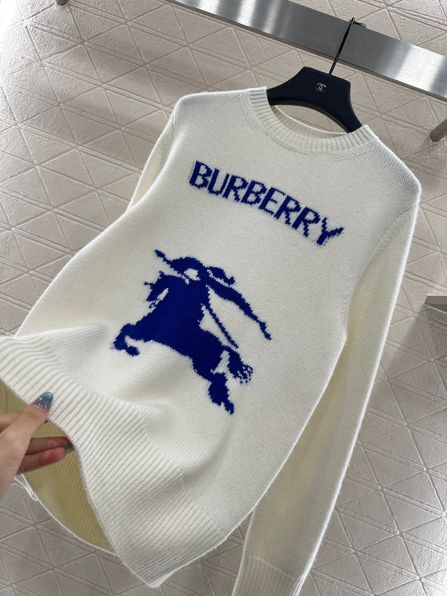 Logo loose pullover sweater