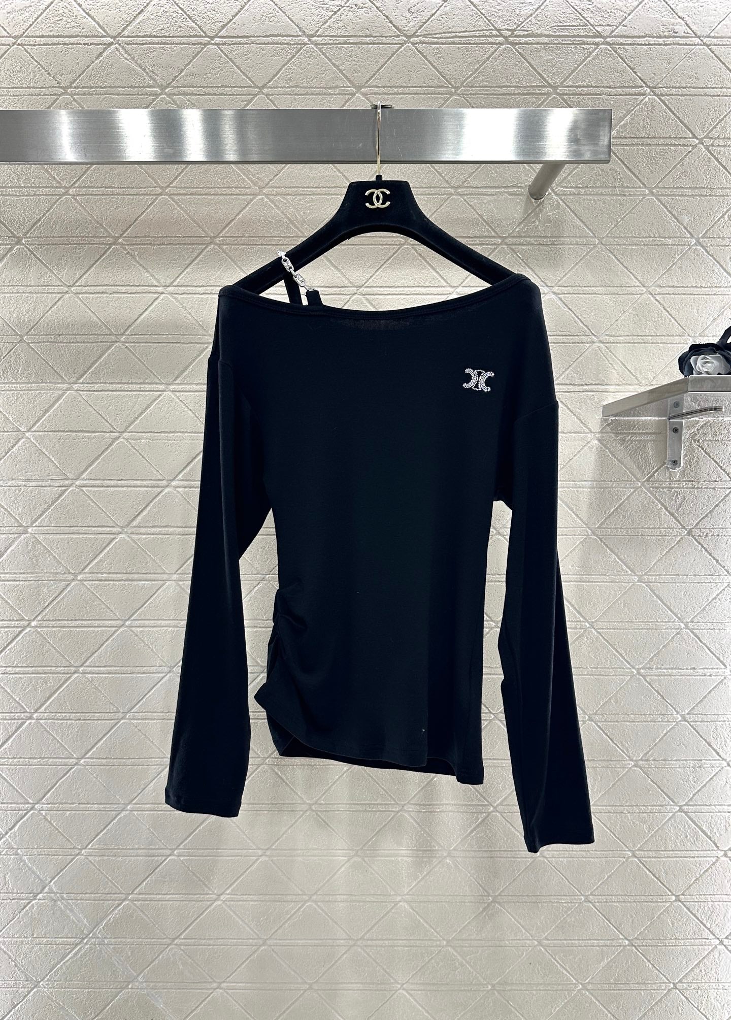 Single shoulder strap top