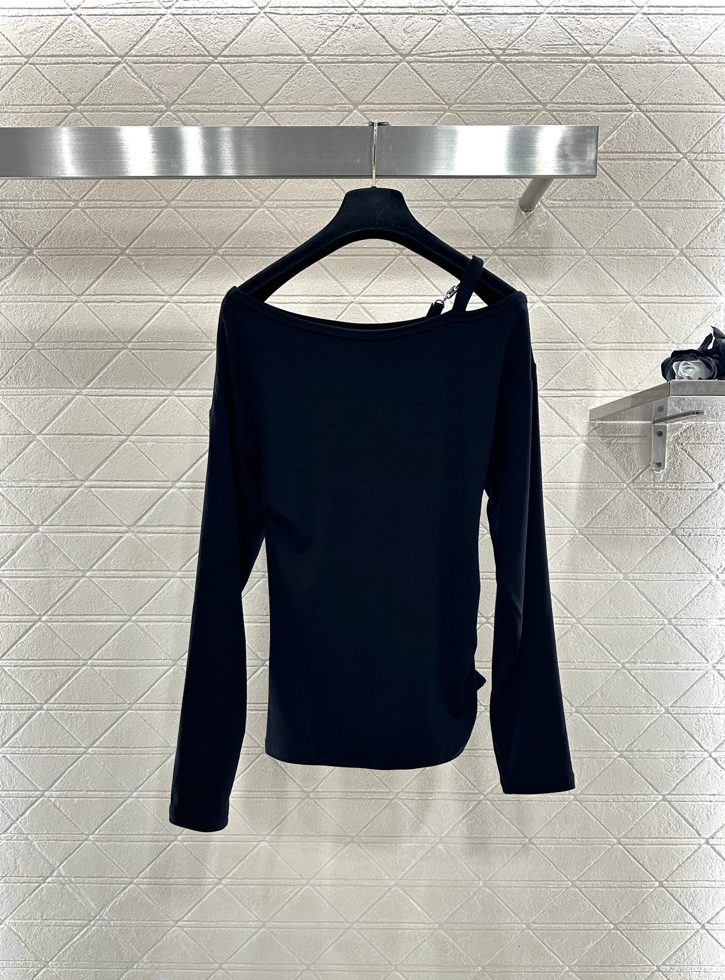 Single shoulder strap top