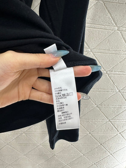 Single shoulder strap top