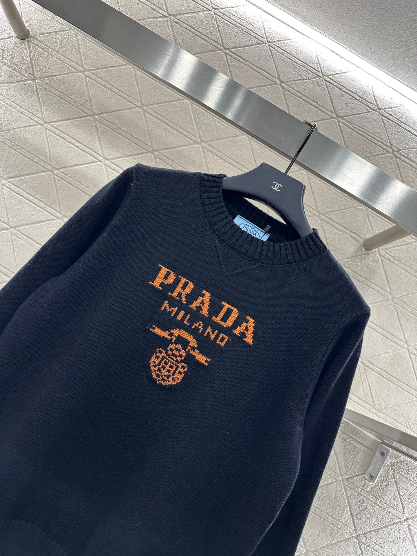 Logo loose pullover sweater