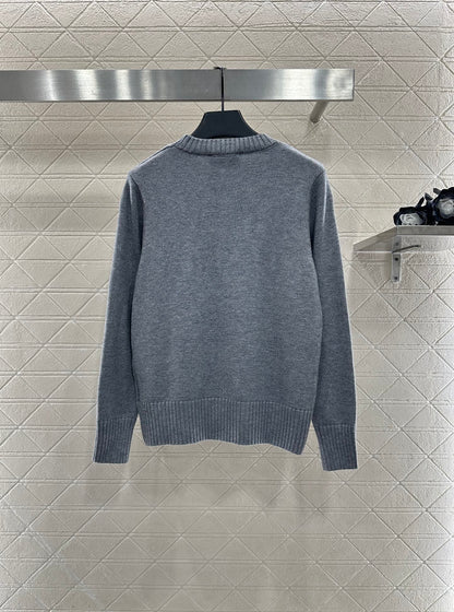 Logo loose pullover sweater