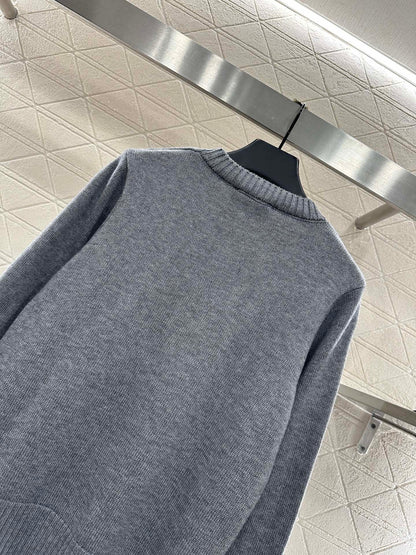 Logo loose pullover sweater