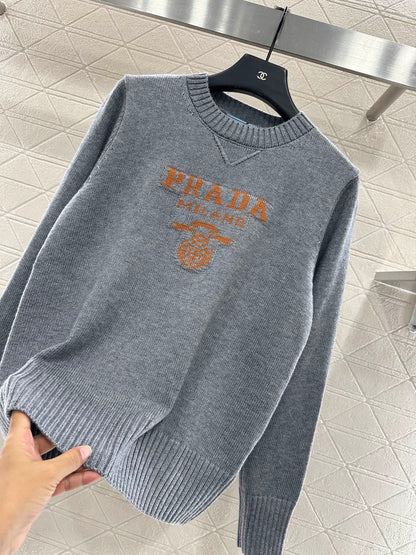 Logo loose pullover sweater