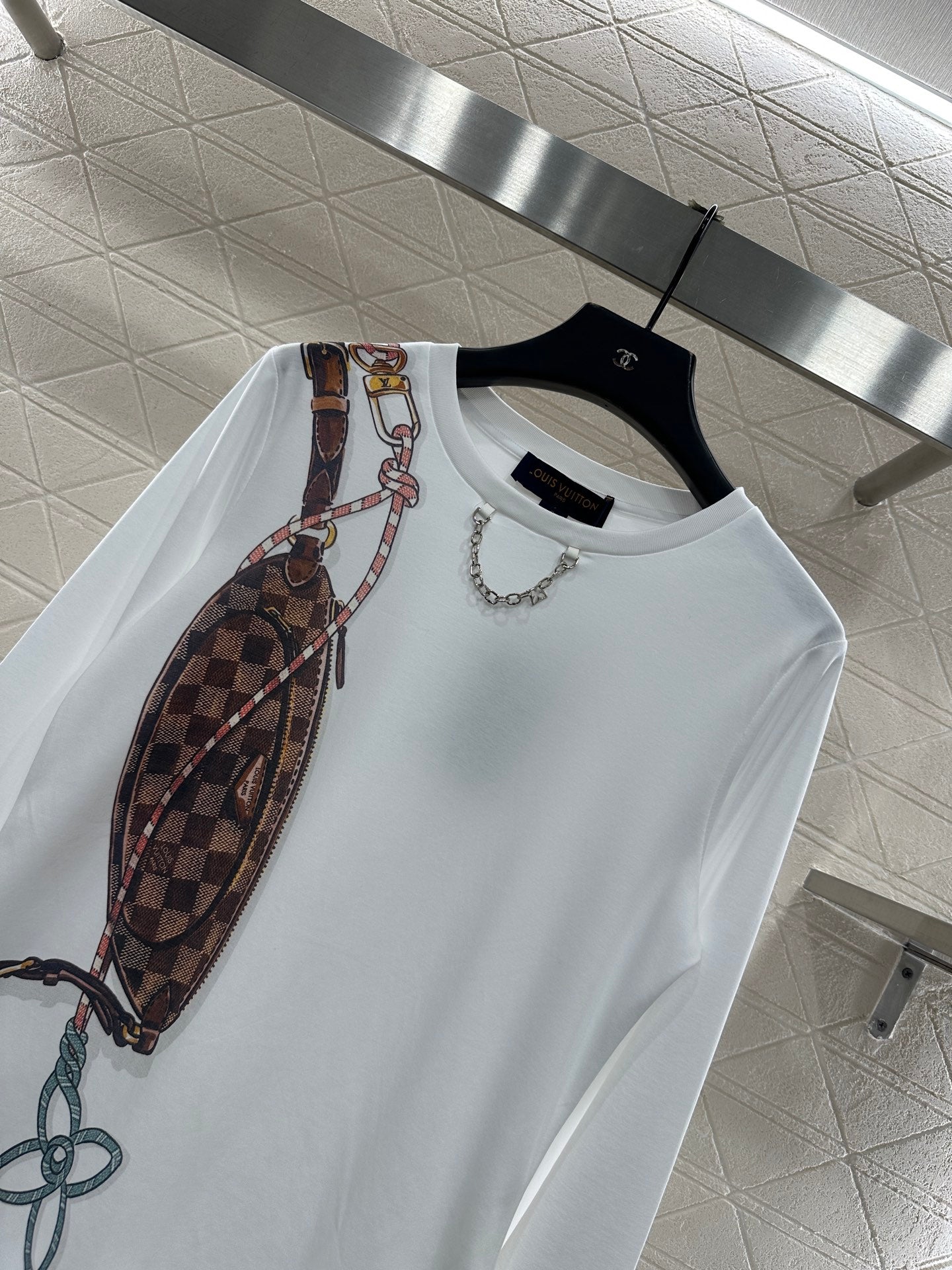 Chain printed long sleeved shirt