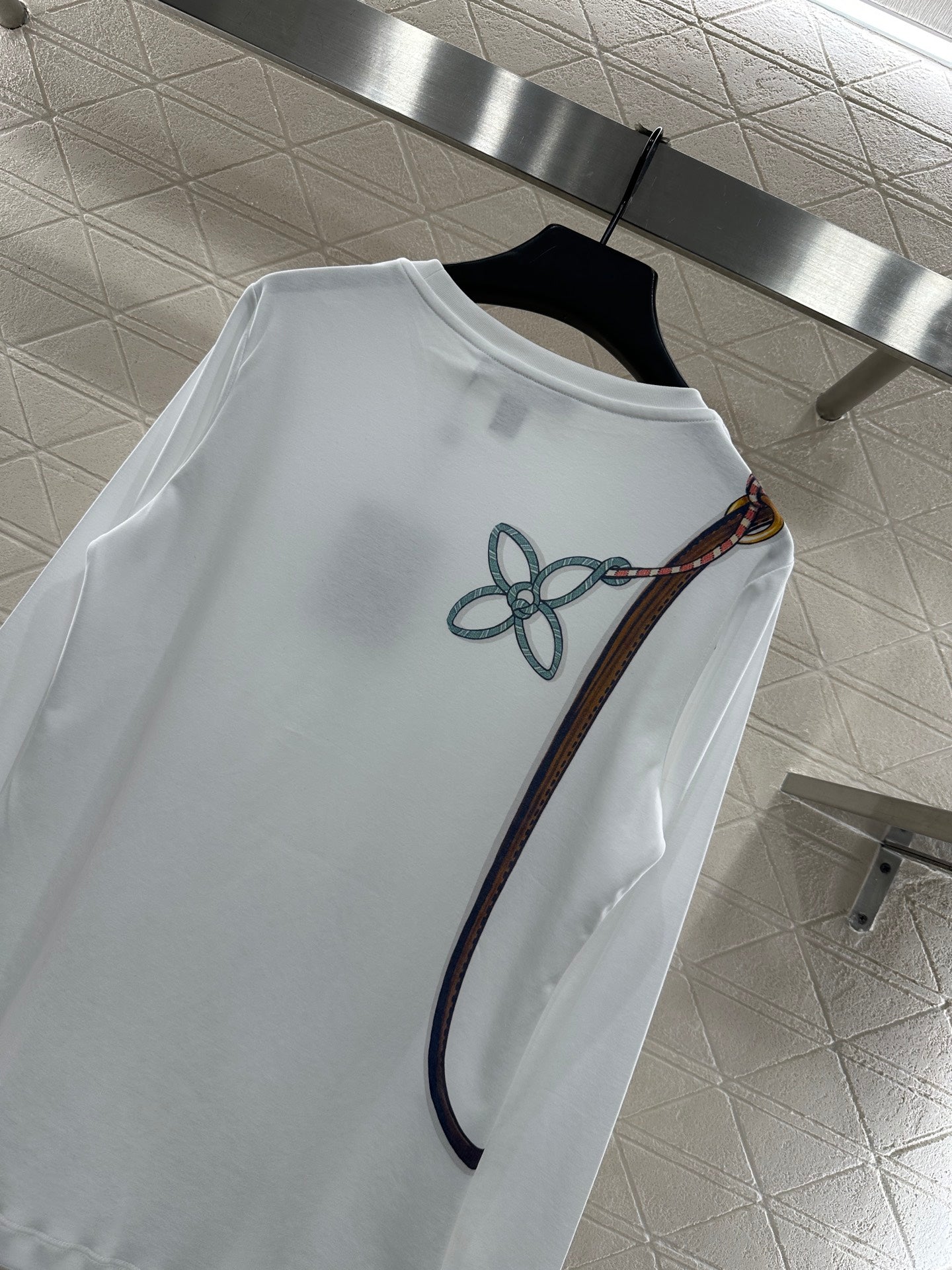 Chain printed long sleeved shirt