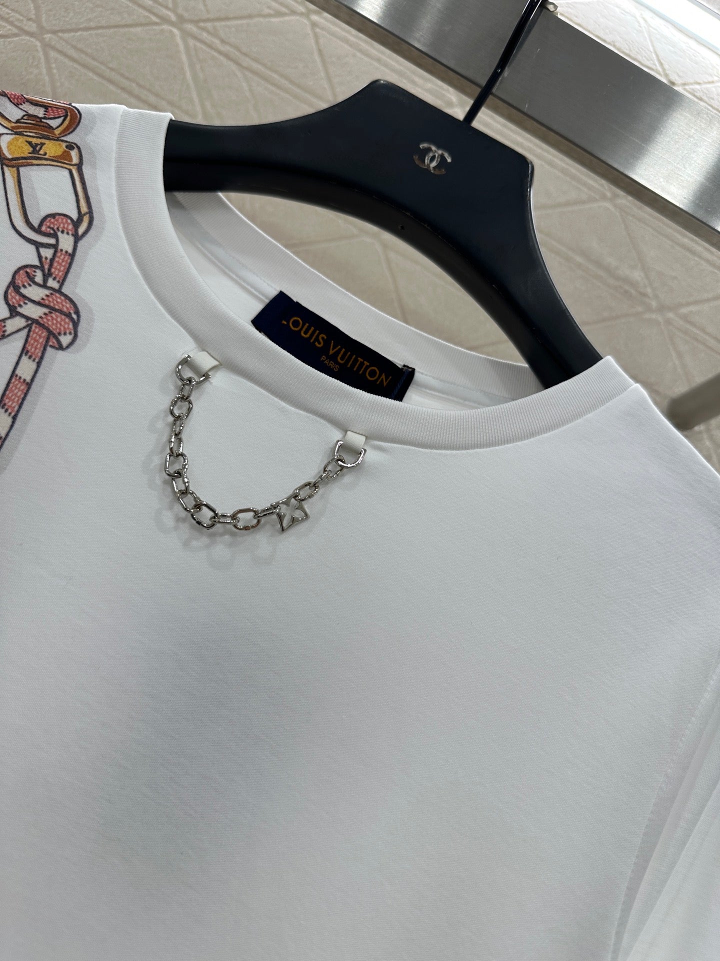 Chain printed long sleeved shirt