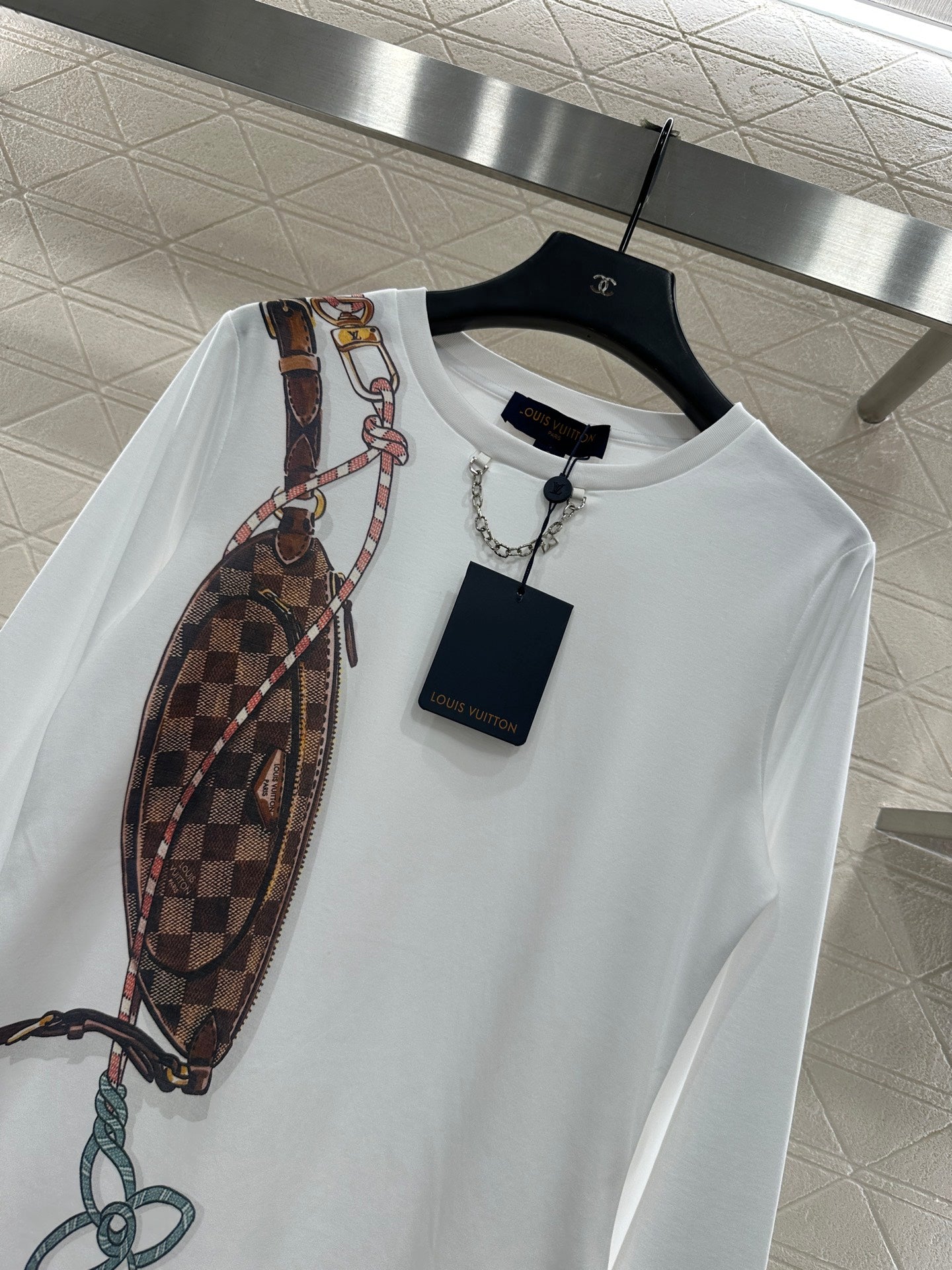 Chain printed long sleeved shirt