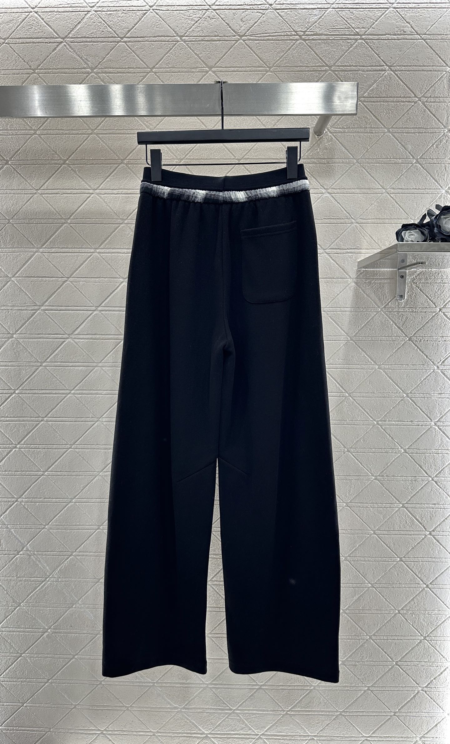 Wide leg curved knife pants