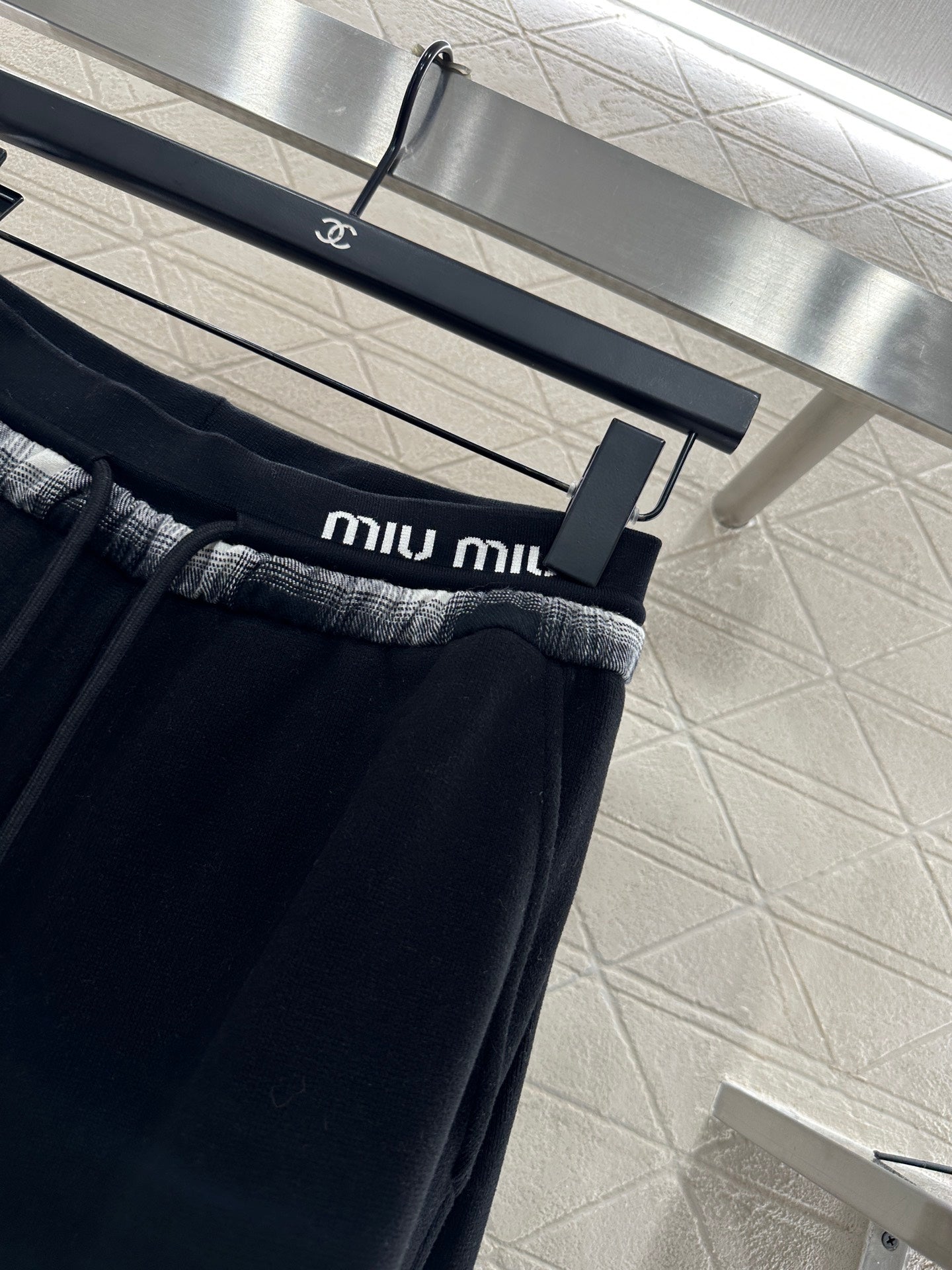 Wide leg curved knife pants