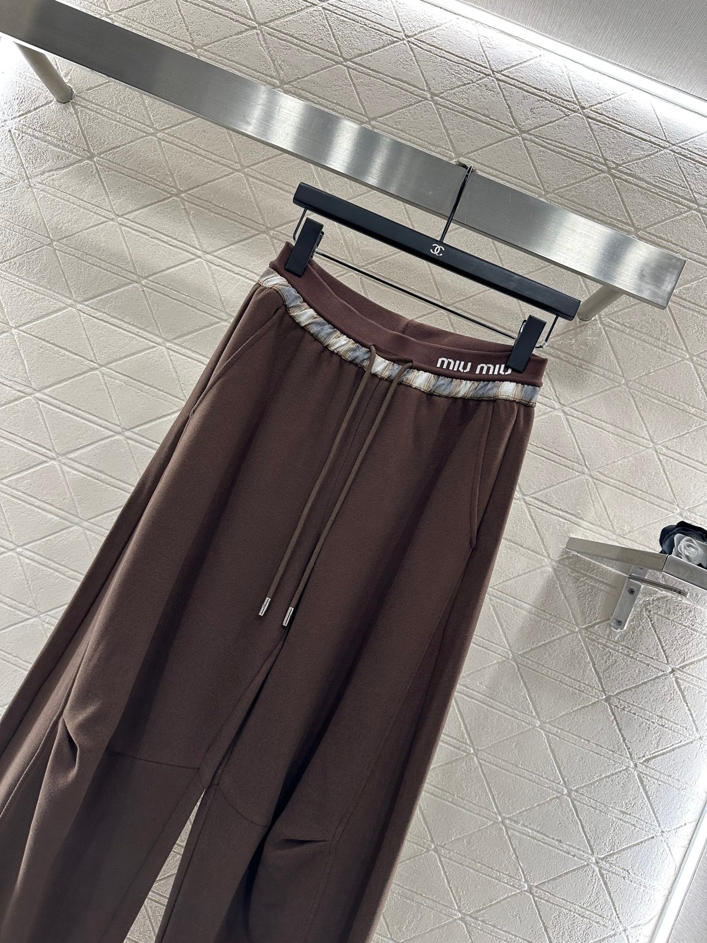 Wide leg curved knife pants