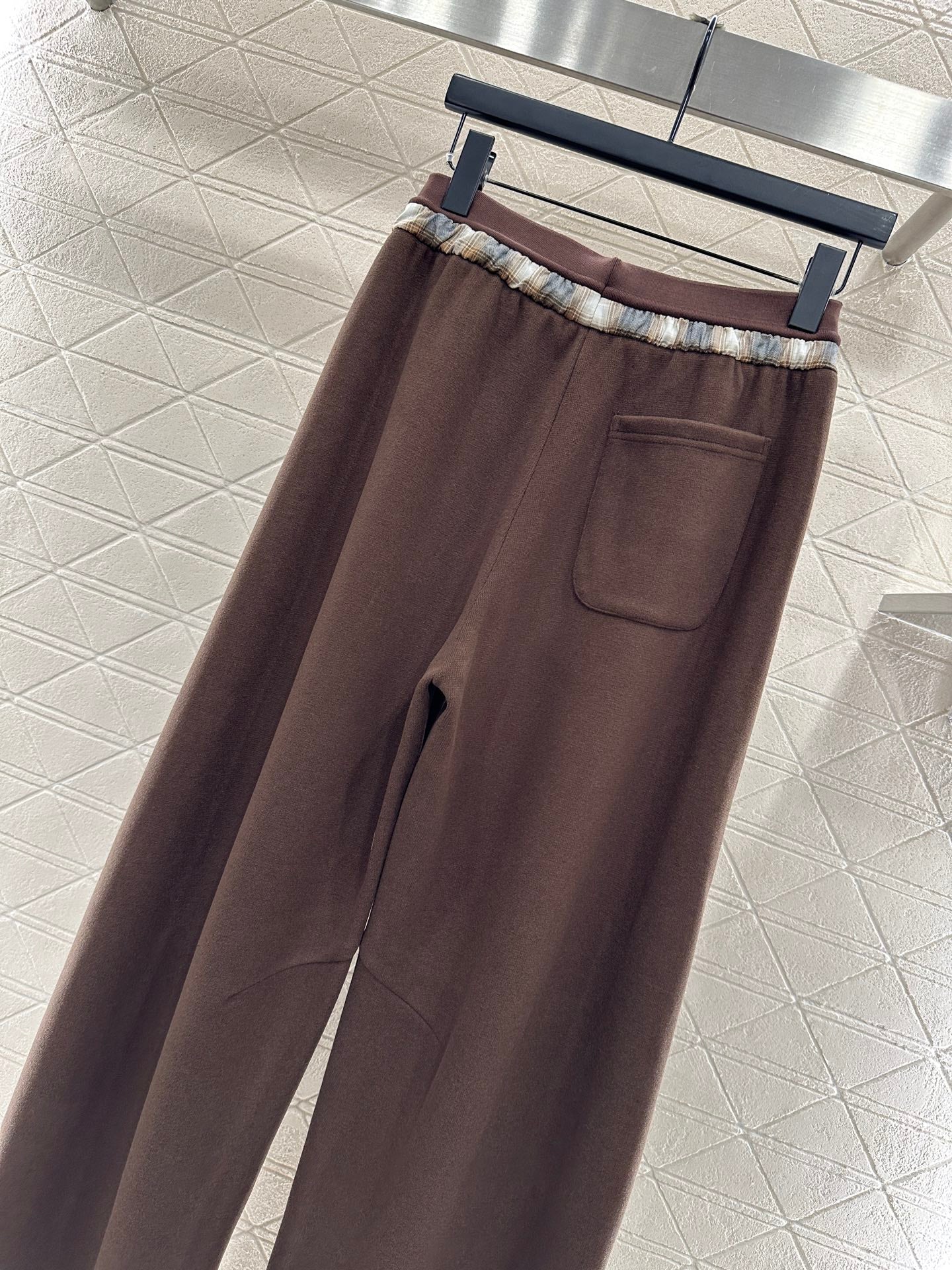 Wide leg curved knife pants