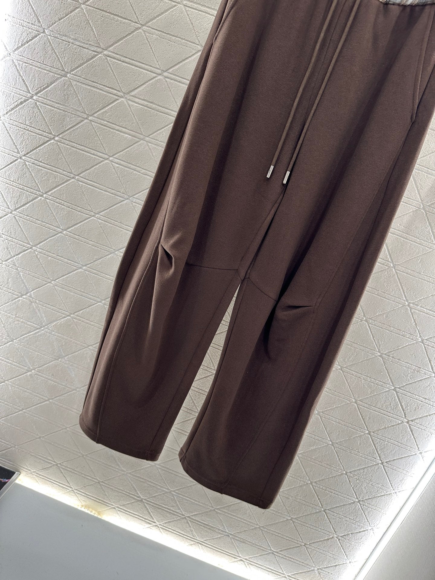 Wide leg curved knife pants