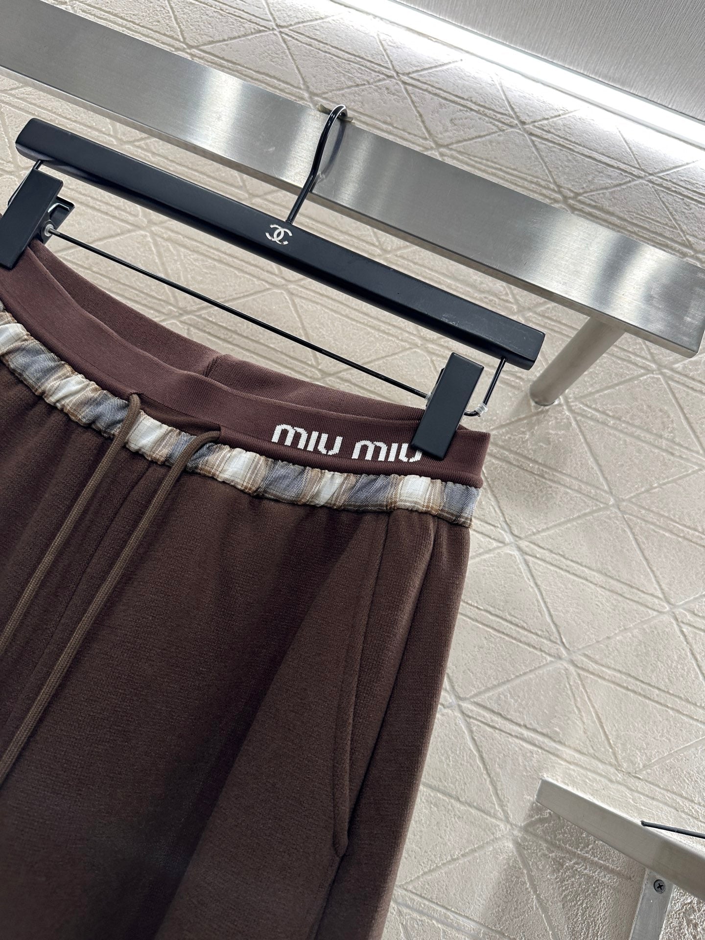 Wide leg curved knife pants